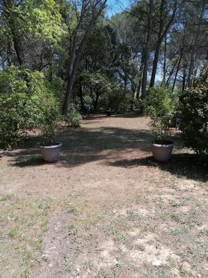 Le Clos Zinou Lambesc Εξωτερικό φωτογραφία